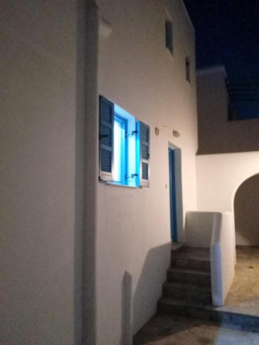 HOUSE 3Bedroom Maisonette ΕΞΟΧΙΚΟ Alyki PAROS 50m from BEACH ideal for families